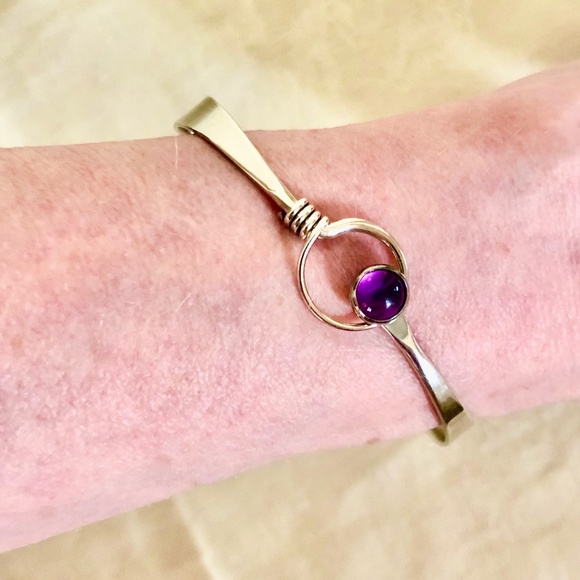 Ed Levin Ladies Grand Saratoga Bracelet in Sterling Silver w/ Amethyst - Sz Med. - Picture 3 of 7